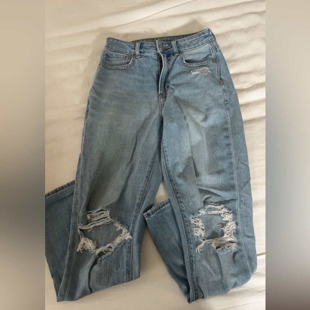American Eagle Outfitters Light Blue Distressed Boyfriend Jeans